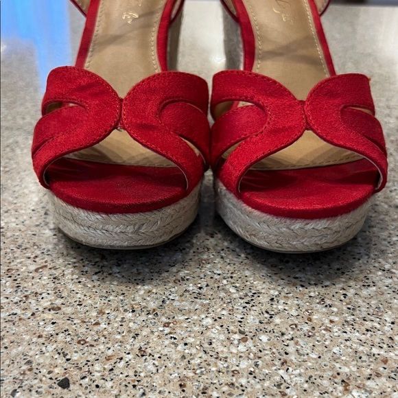 American Eagle by Payless Red Sandals - Picture 2 of 6